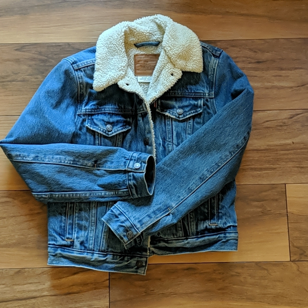 Levi's sherpa trucker jacket
